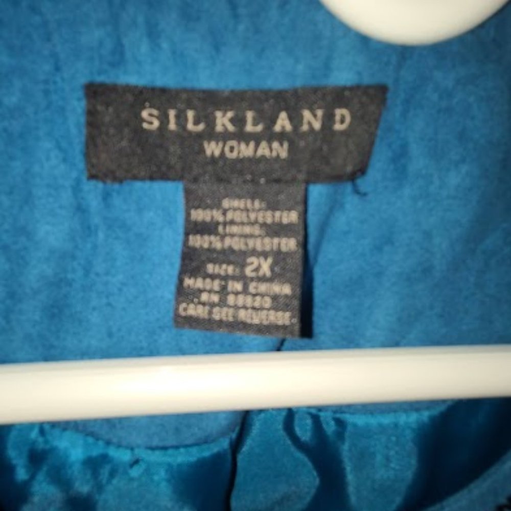 Beautiful Jacket - Picture 2 of 3